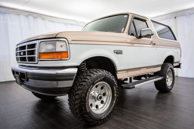 1996 Ford Bronco 105" WB XLT - 22872102 - 24
