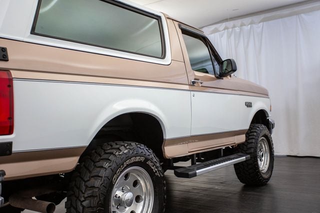 1996 Ford Bronco 105" WB XLT - 22872102 - 28