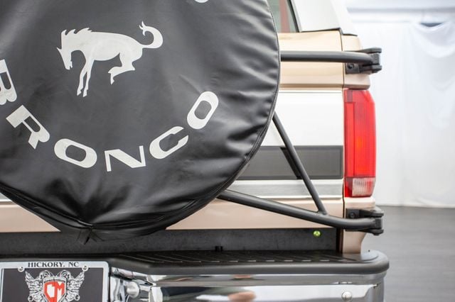 1996 Ford Bronco 105" WB XLT - 22872102 - 34