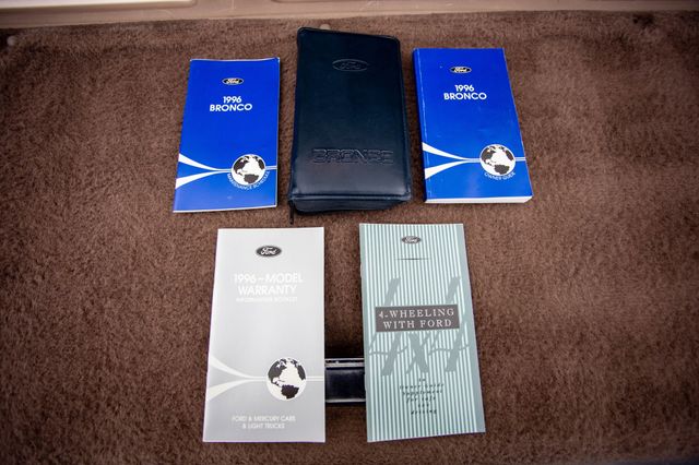 1996 Ford Bronco 105" WB XLT - 22872102 - 36