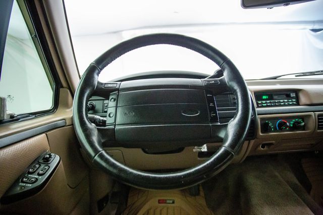 1996 Ford Bronco 105" WB XLT - 22872102 - 43