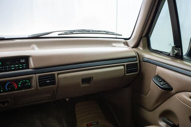 1996 Ford Bronco 105" WB XLT - 22872102 - 4