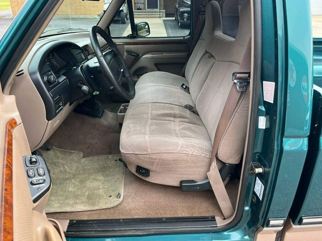 1996 Ford F-150 Final Year OBS Rare Build 300ci 5-speed manual Bench Seat - 23032181 - 33