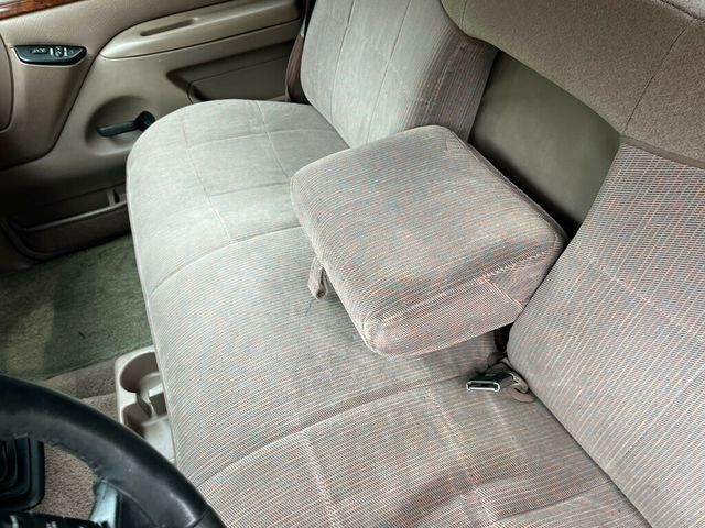 1996 Ford F-150 Final Year OBS Rare Build 300ci 5-speed manual Bench Seat - 23032181 - 36