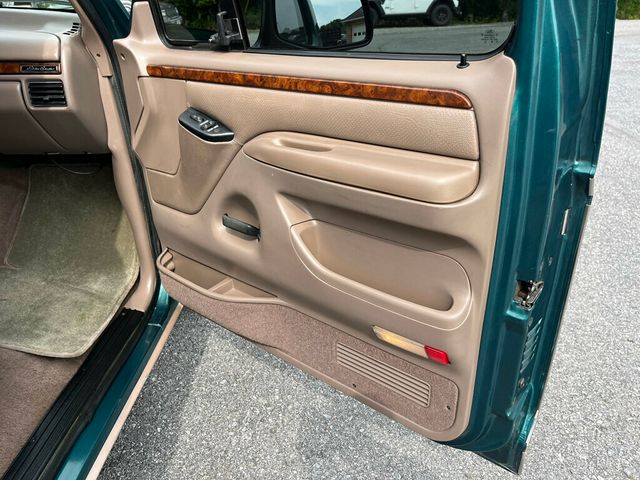 1996 Ford F-150 Final Year OBS Rare Build 300ci 5-speed manual Bench Seat - 23032181 - 38