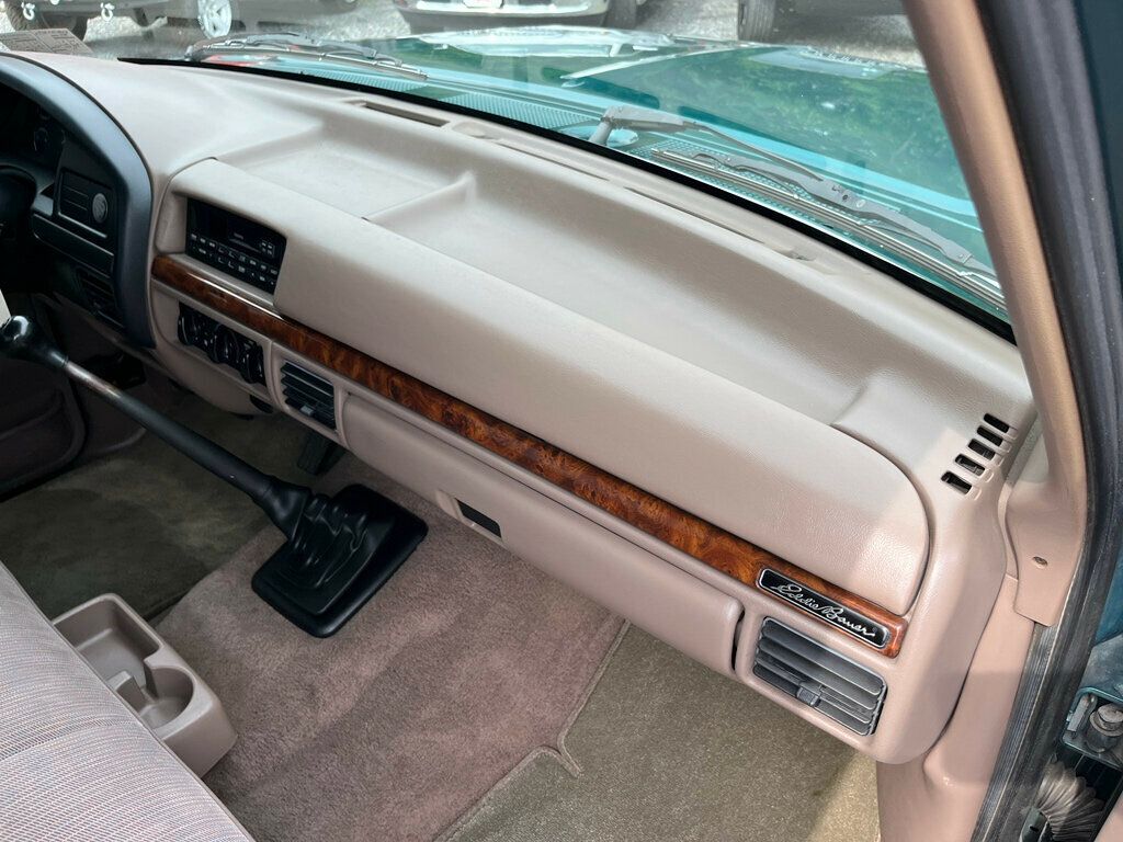 1996 Ford F-150 Final Year OBS Rare Build 300ci 5-speed manual Bench Seat - 23032181 - 40