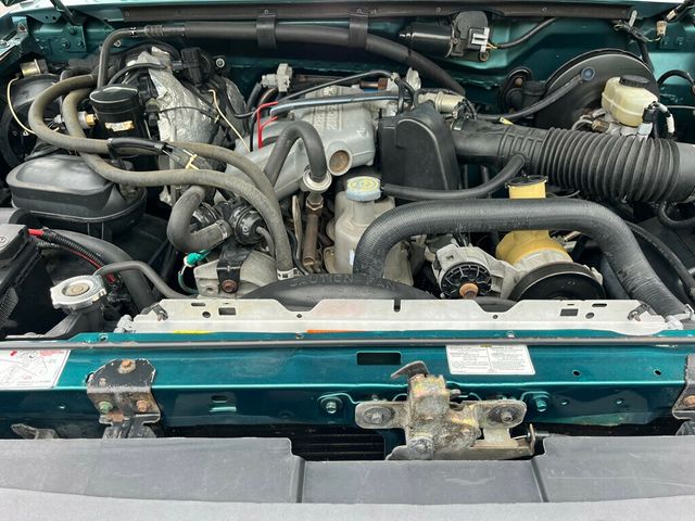 1996 Ford F-150 Final Year OBS Rare Build 300ci 5-speed manual Bench Seat - 23032181 - 45