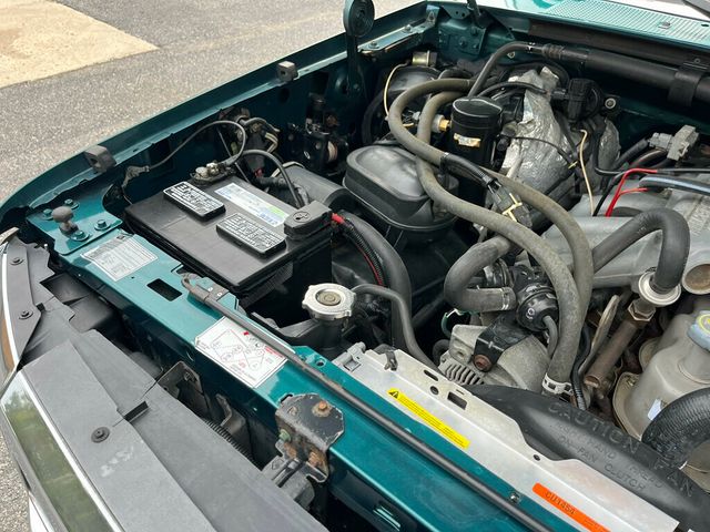 1996 Ford F-150 Final Year OBS Rare Build 300ci 5-speed manual Bench Seat - 23032181 - 46