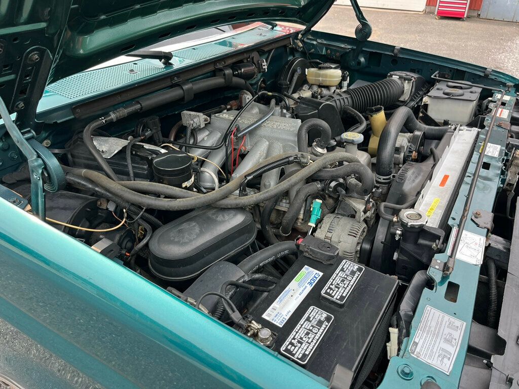 1996 Ford F-150 Final Year OBS Rare Build 300ci 5-speed manual Bench Seat - 23032181 - 48