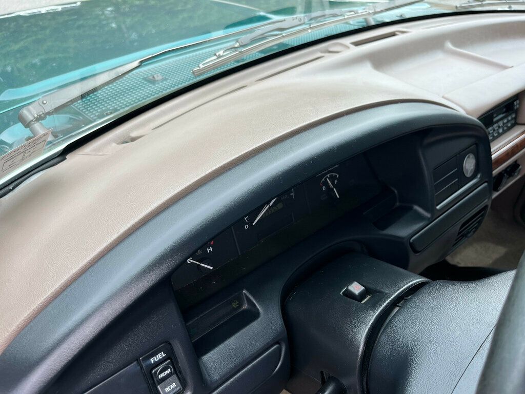 1996 Ford F-150 Final Year OBS Rare Build 300ci 5-speed manual Bench Seat - 23032181 - 59