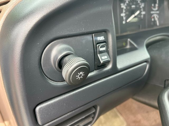 1996 Ford F-150 Final Year OBS Rare Build 300ci 5-speed manual Bench Seat - 23032181 - 60