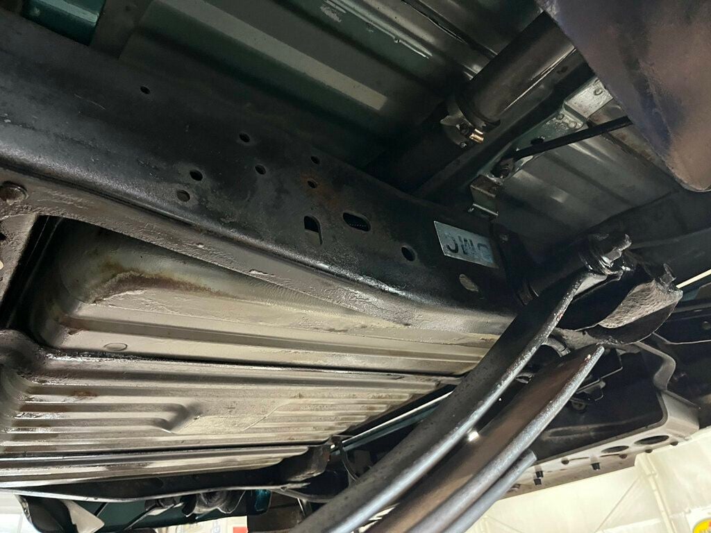 1996 Ford F-150 Final Year OBS Rare Build 300ci 5-speed manual Bench Seat - 23032181 - 79