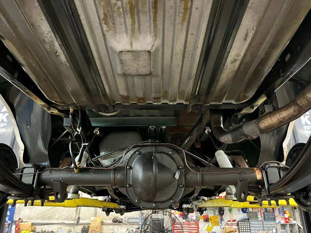 1996 Ford F-150 Final Year OBS Rare Build 300ci 5-speed manual Bench Seat - 23032181 - 82