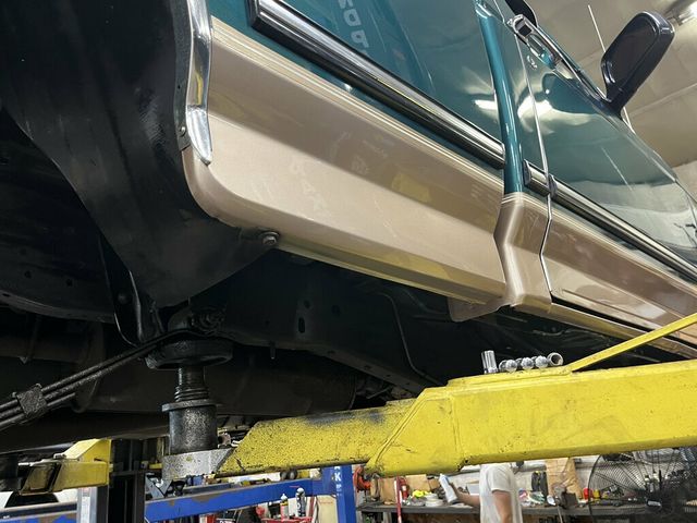 1996 Ford F-150 Final Year OBS Rare Build 300ci 5-speed manual Bench Seat - 23032181 - 87