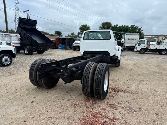 1996 Ford F-800 Cab and Chassis  - 22957120 - 2
