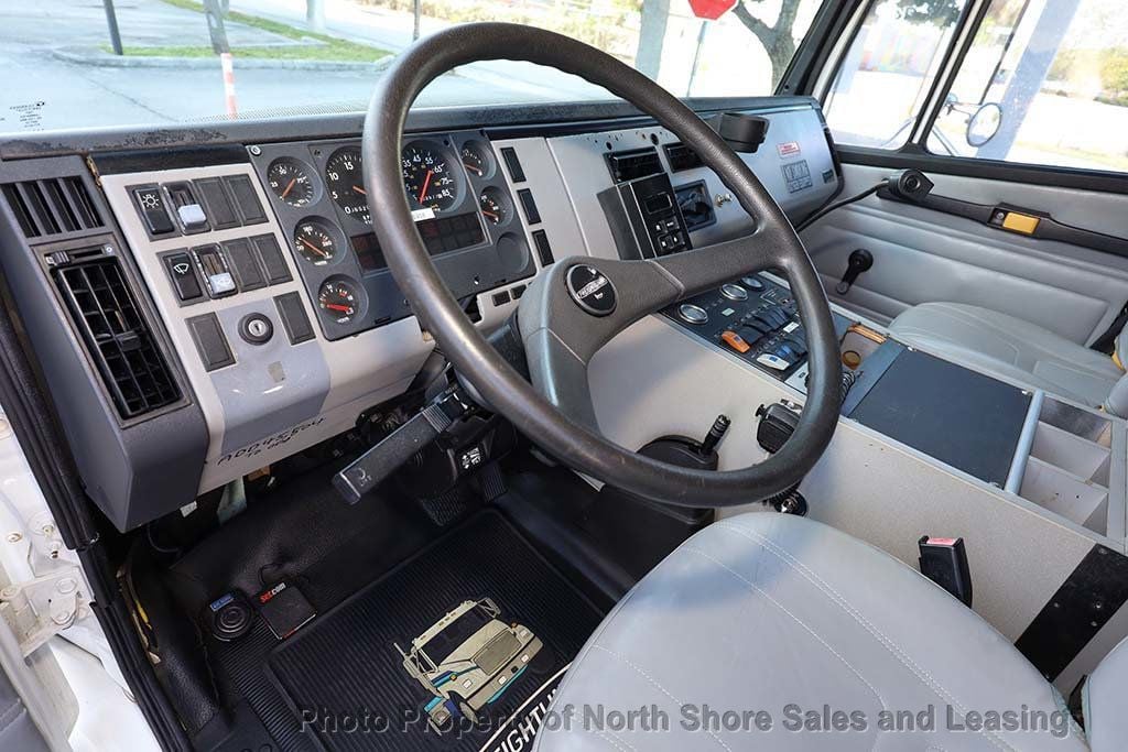 1996 Freightliner FL60  - 22674476 - 43