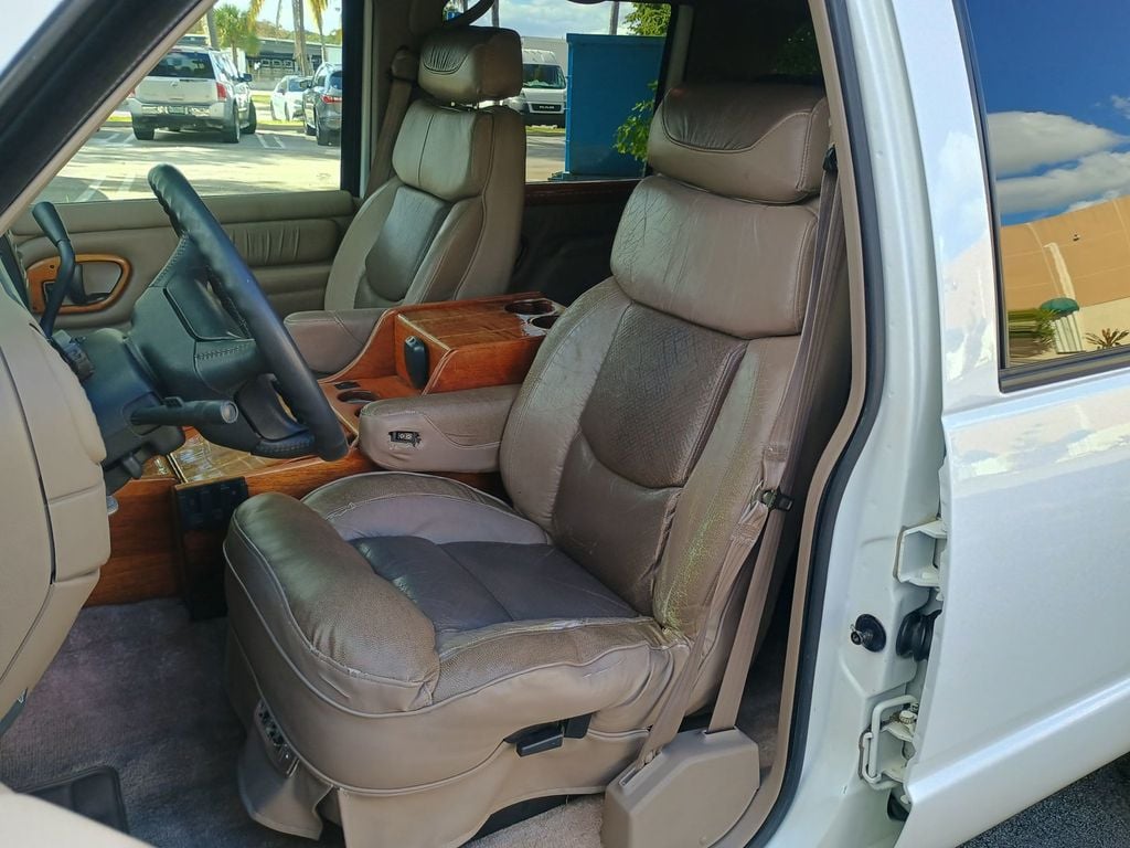 1996 GMC Suburban 2500 454 GTS Conversion 4WD Clean Title - 22947095 - 28