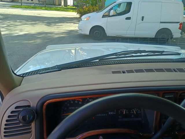 1996 GMC Suburban 2500 454 GTS Conversion 4WD Clean Title - 22947095 - 35