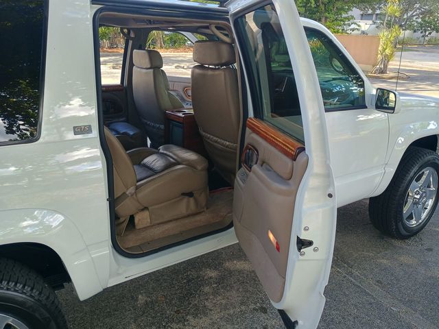 1996 GMC Suburban 2500 454 GTS Conversion 4WD Clean Title - 22947095 - 59