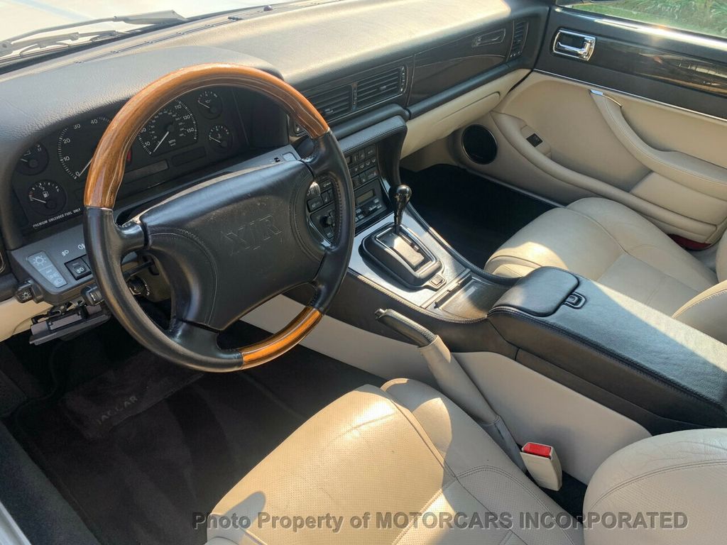 1996 Jaguar XJR  - 20856451 - 9
