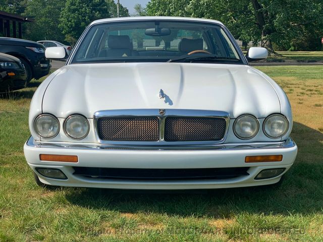 1996 Jaguar XJR  - 20856451 - 2