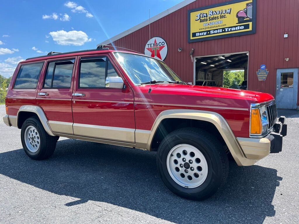 1996 Jeep Cherokee XJ 4x4 Box Cherokee with Leather - 22537279 - 0