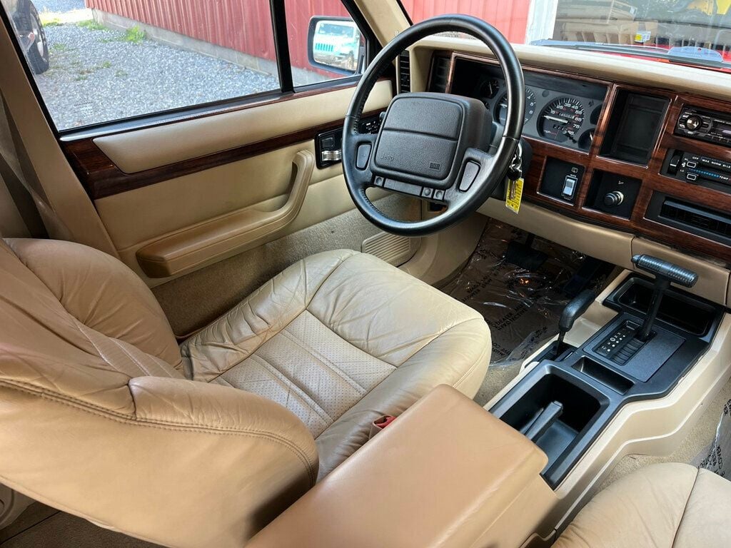 1996 Jeep Cherokee XJ 4x4 Box Cherokee with Leather - 22537279 - 45