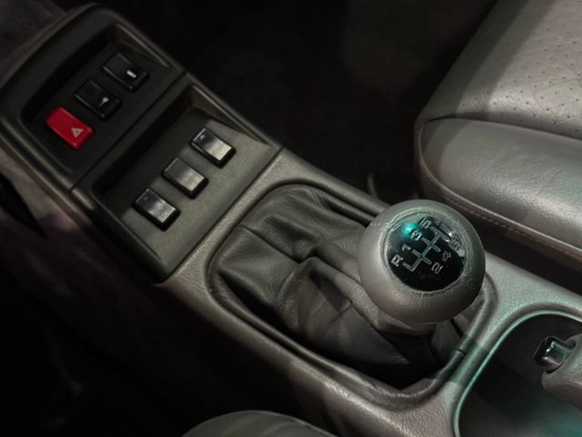 1996 Porsche 911 Carrera 1996 PORSCHE 911/993 CARRERA CABRIOLET - 22960409 - 24