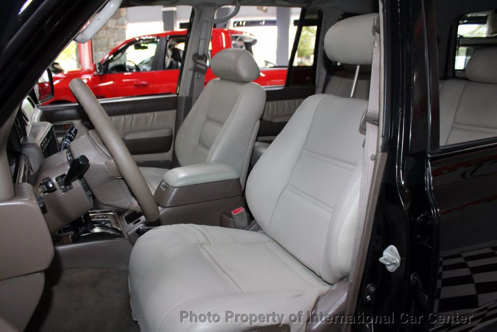 1996 Toyota Land Cruiser VX photo 11