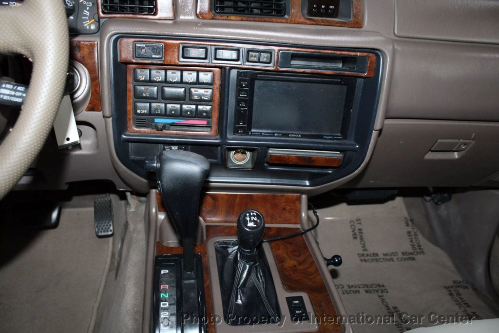 1996 Toyota Land Cruiser VX photo 17