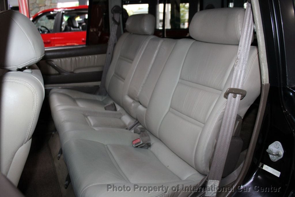 1996 Toyota Land Cruiser VX photo 19
