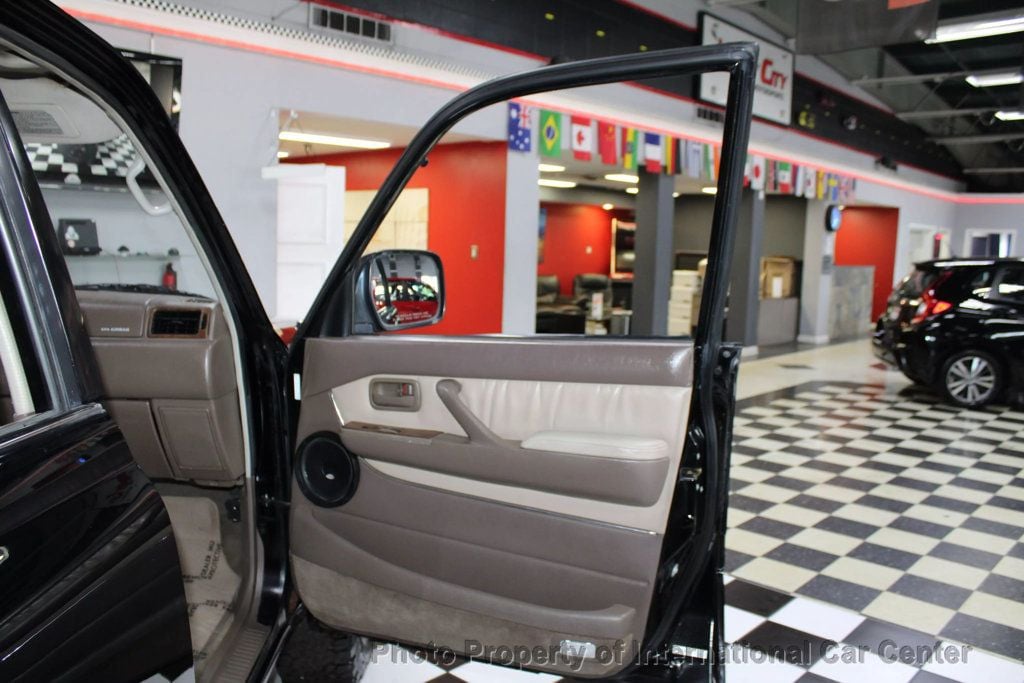 1996 Toyota Land Cruiser VX photo 29