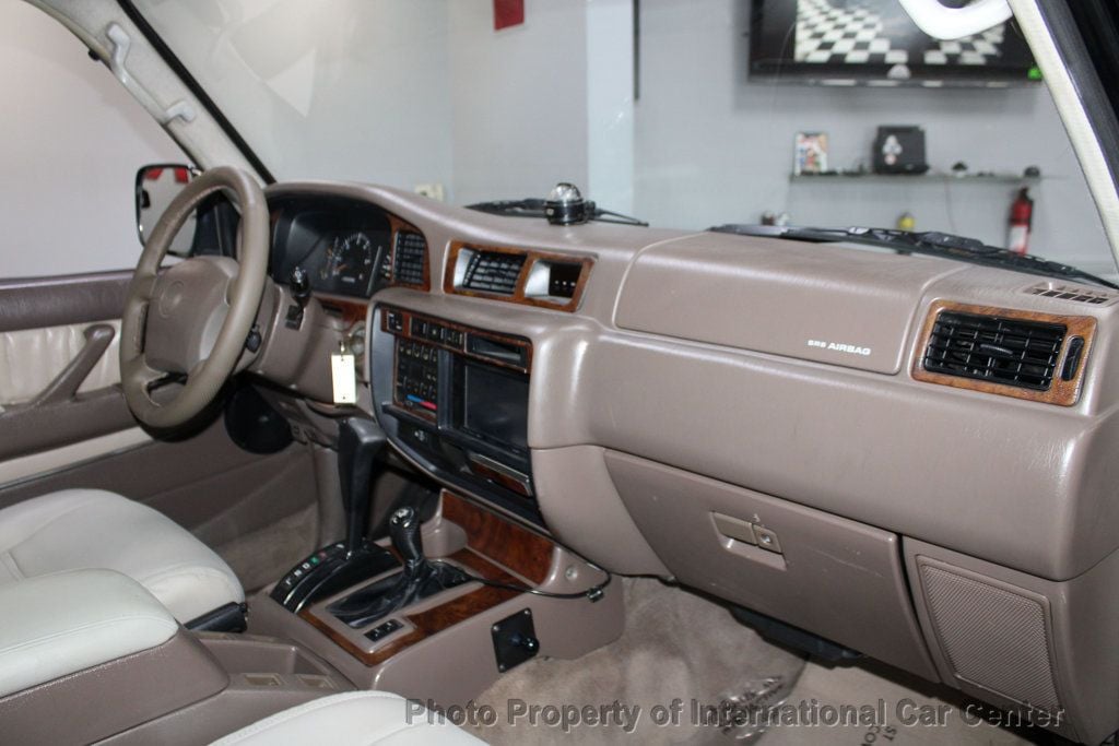 1996 Toyota Land Cruiser VX photo 32