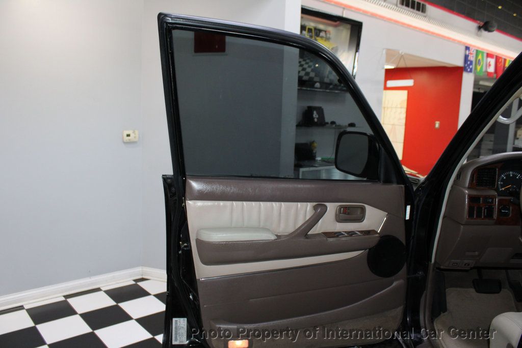 1996 Toyota Land Cruiser VX photo 9
