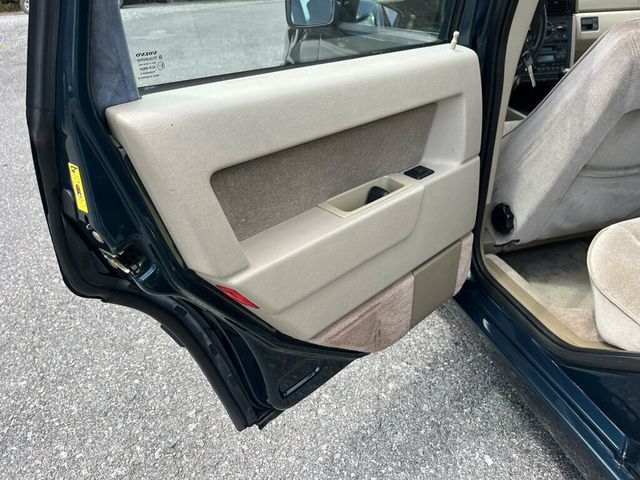 1996 Volvo 850 5-speed manual Safe Fuel Efficient VOLVO FOR LIFE! - 23019544 - 12