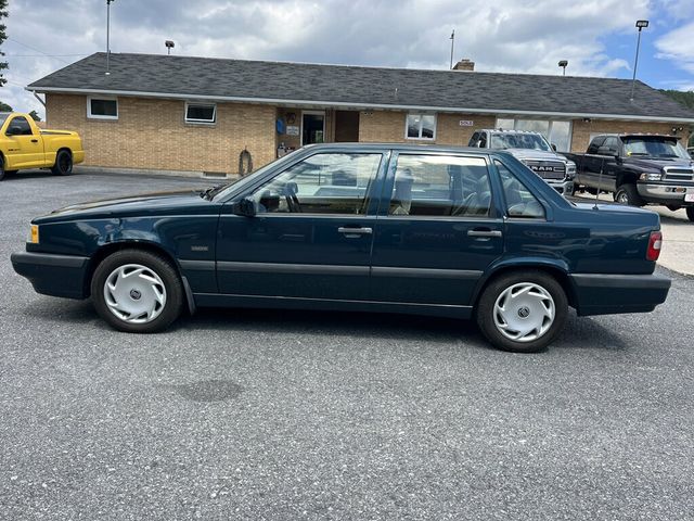 1996 Volvo 850 5-speed manual Safe Fuel Efficient VOLVO FOR LIFE! - 23019544 - 2
