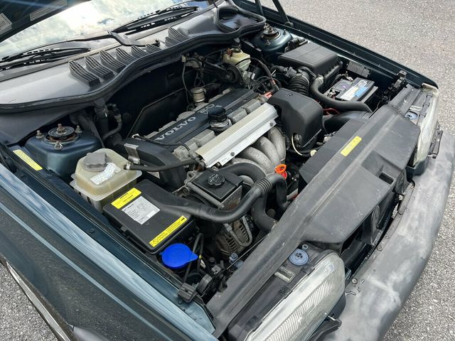 1996 Volvo 850 5-speed manual Safe Fuel Efficient VOLVO FOR LIFE! - 23019544 - 29