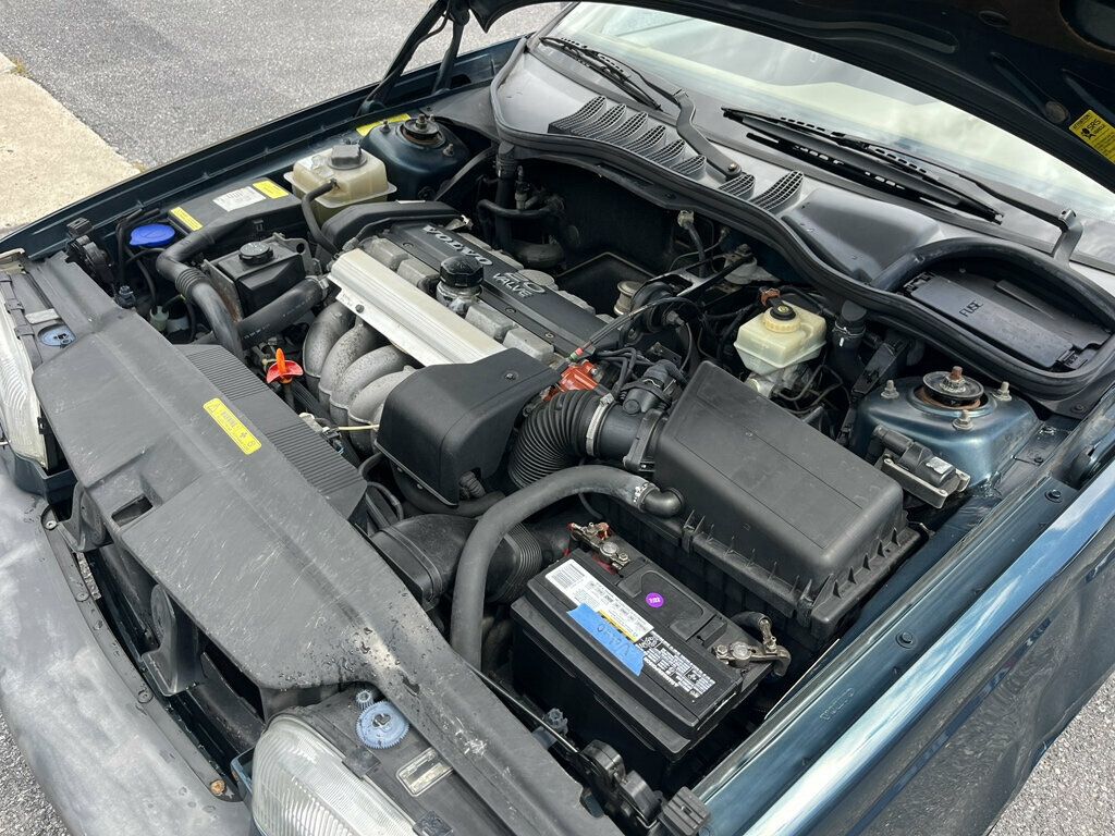 1996 Volvo 850 5-speed manual Safe Fuel Efficient VOLVO FOR LIFE! - 23019544 - 30
