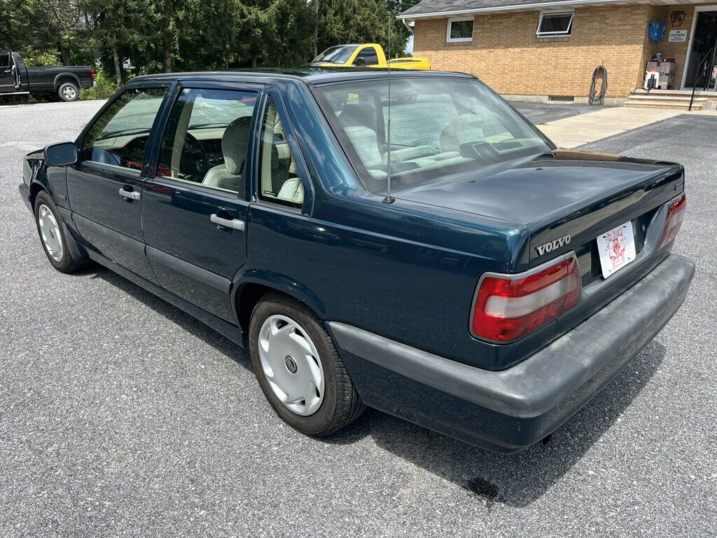 1996 Volvo 850 5-speed manual Safe Fuel Efficient VOLVO FOR LIFE! - 23019544 - 33
