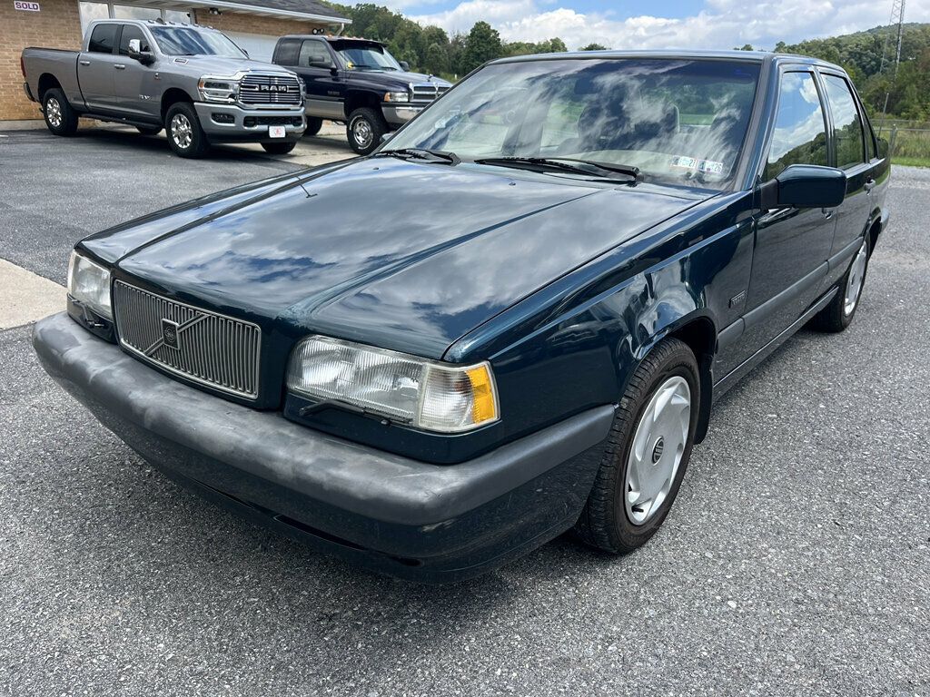 1996 Volvo 850 5-speed manual Safe Fuel Efficient VOLVO FOR LIFE! - 23019544 - 3