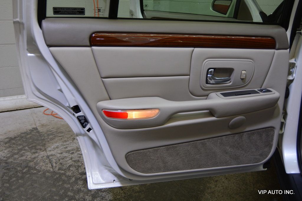 1997 Cadillac d'Elegance 4dr Sedan - 23002716 - 8