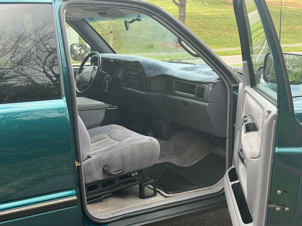 1997 Dodge Ram 1500 Laramie SLT, 4x4, Magnum V8, Heavy Duty Service Group - 23005824 - 24