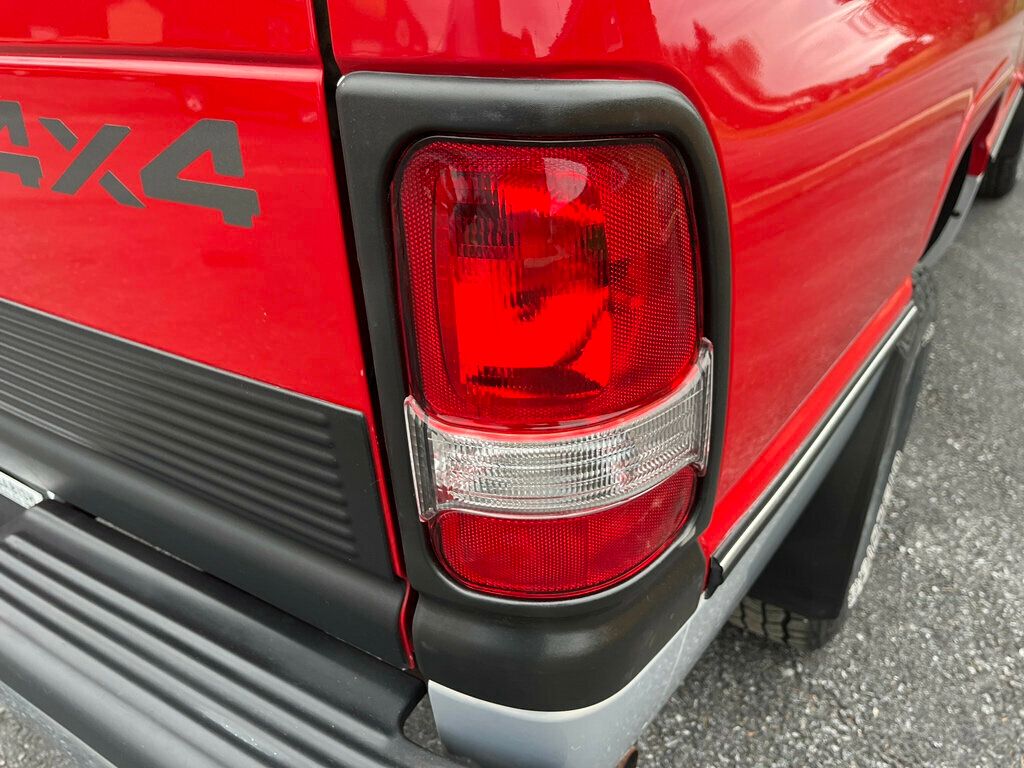 1997 Dodge Ram 1500 Reg Cab 135" WB 4WD - 23004653 - 24