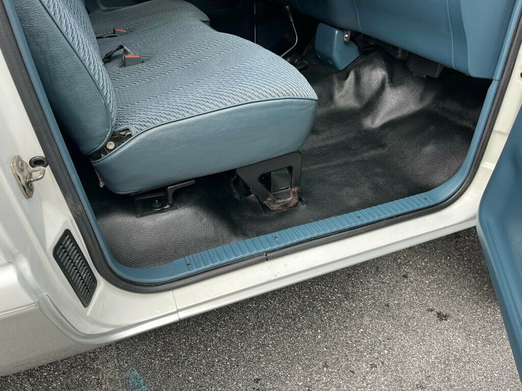 1997 Dodge Ram 2500 Legendary 12 Valve Cummins Turbo Diesel Regular Cab Long bed 4x4 - 23001274 - 30