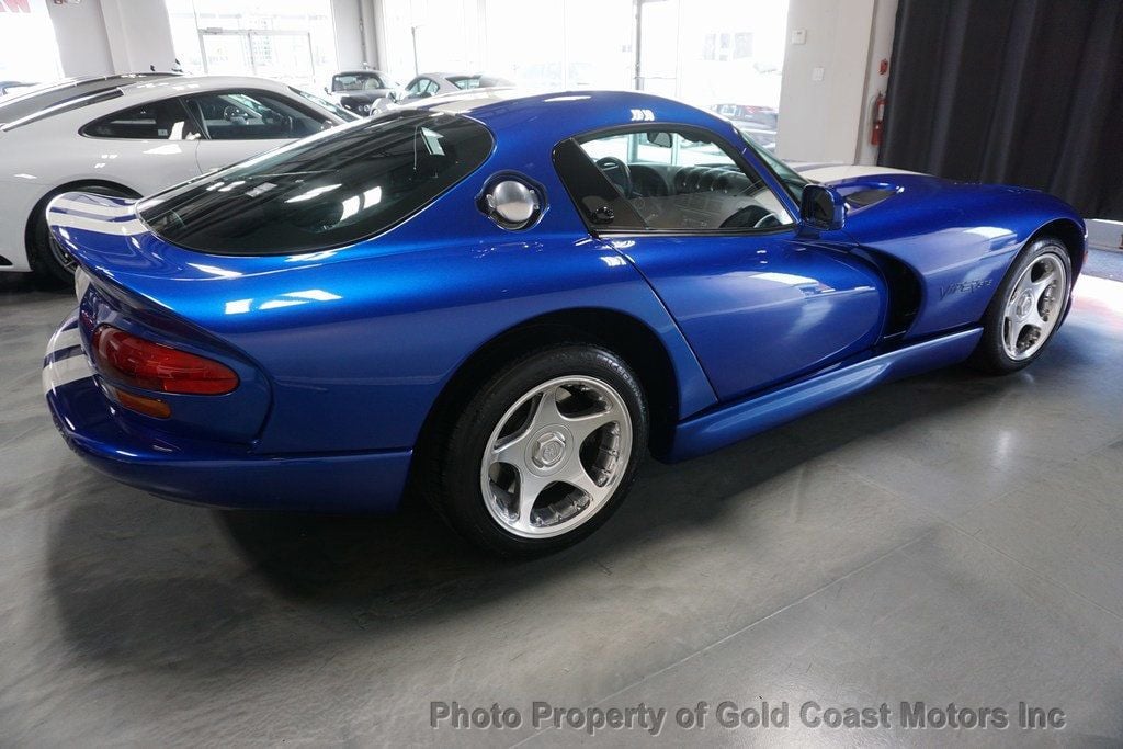 1997 Dodge Viper GTS *Viper GTS* *Blue w/ White Stripes* *6-Speed Manual* - 21971118 - 25