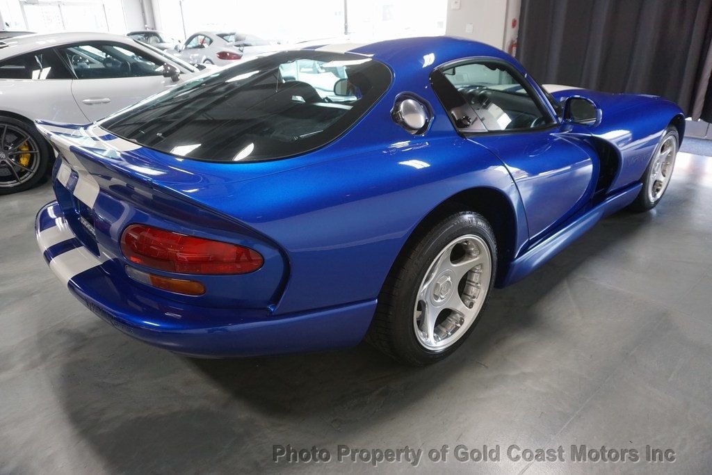 1997 Dodge Viper GTS *Viper GTS* *Blue w/ White Stripes* *6-Speed Manual* - 21971118 - 26