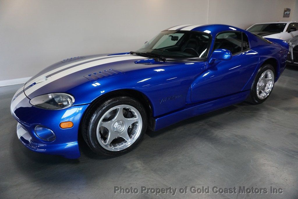 1997 Dodge Viper GTS *Viper GTS* *Blue w/ White Stripes* *6-Speed Manual* - 21971118 - 2