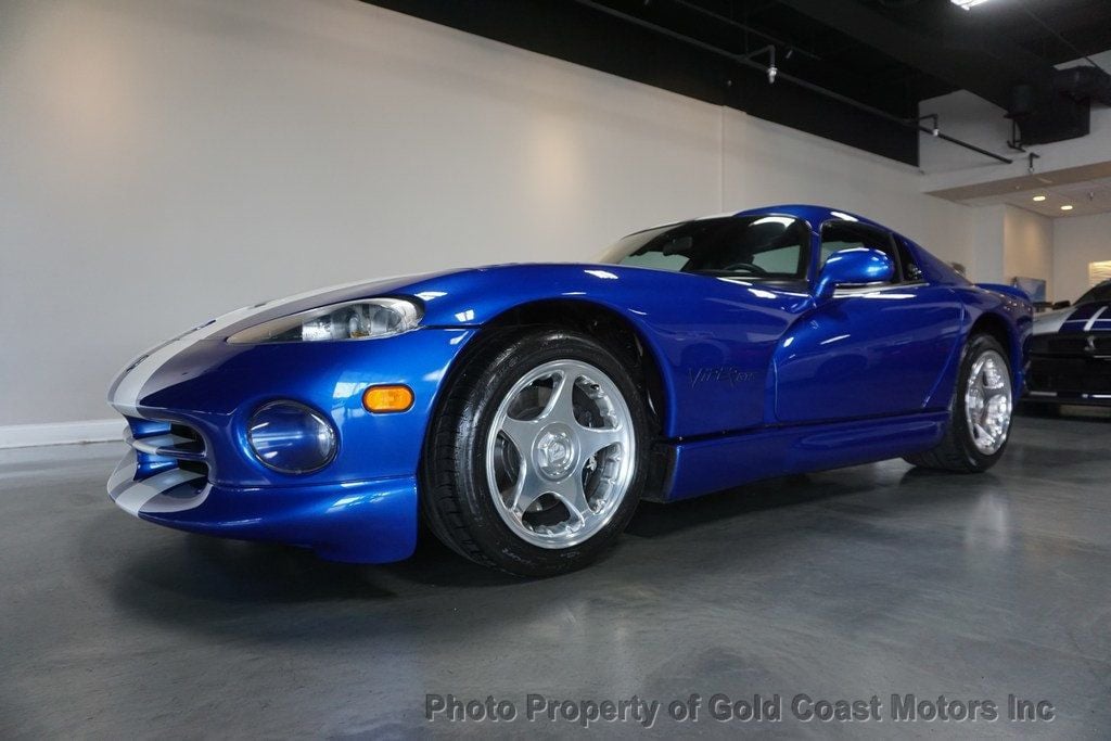 1997 Dodge Viper GTS *Viper GTS* *Blue w/ White Stripes* *6-Speed Manual* - 21971118 - 68