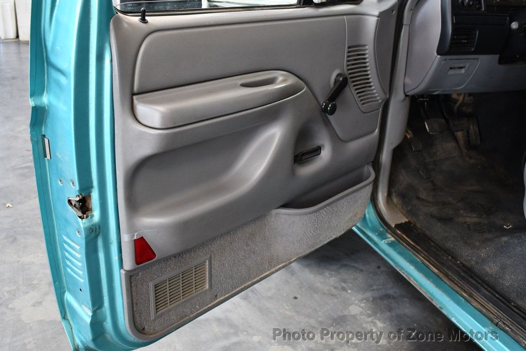 1997 Ford F-350 photo 13