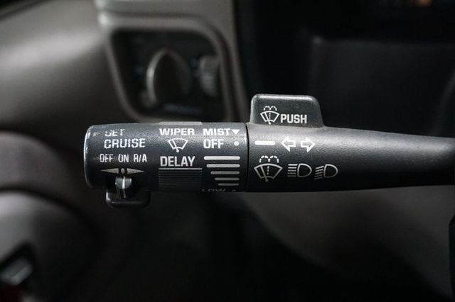 1997 GMC Sierra 1500 *Reg Cab Sportside 1500 SLE Z71 4WD* *1SC Pkg* *Cali-Truck*   - 22962614 - 22